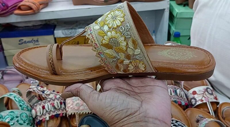 Kolhapuri Chappal For Women's Under 300/ Best Quality Latest Fashion of Kolhapuri (Yellow / brown)