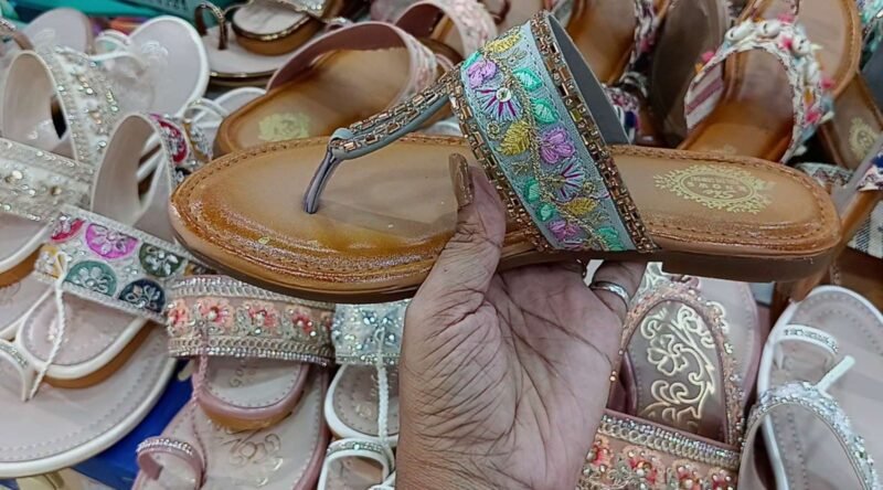 Best Quality Kolhapuri Chappal For Women's Under 299/ Latest Fashion of Kolhapuri (Soft Light Green / brown)
