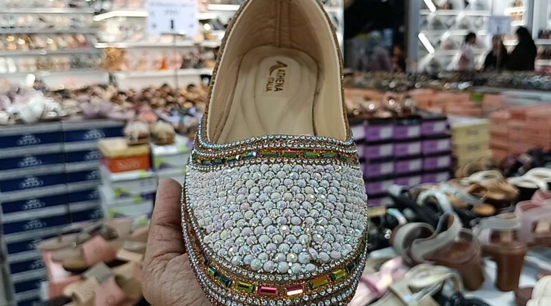 Punjabi Jutti For Women Under 500/ Best Quality, Latest Fashion Jutties - Image 2
