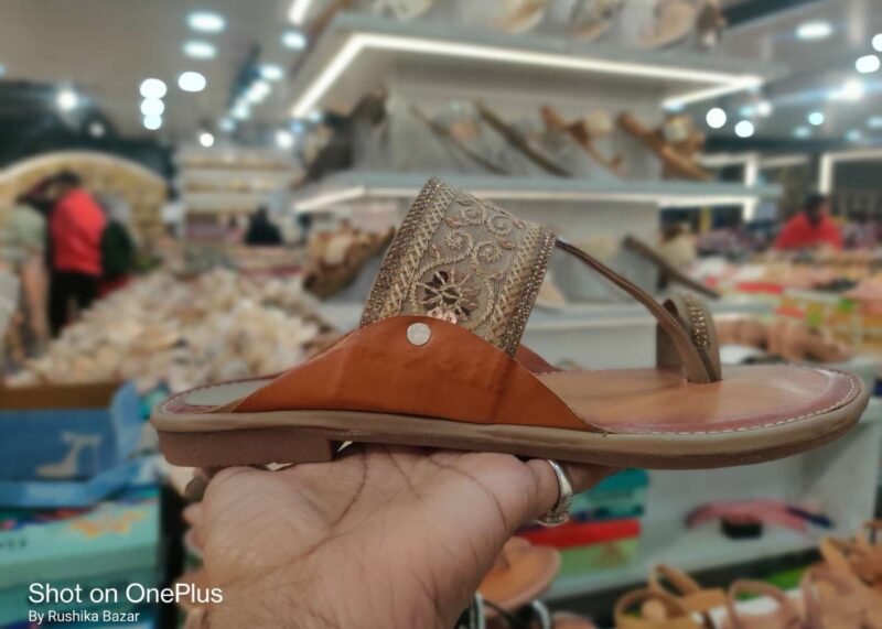 Women's Kolhapuri Chappal Best Quality Hand Made Stylish Design - Image 3