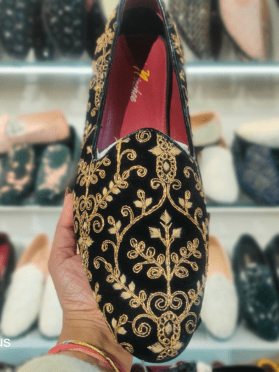 wedding traditional style jutti for Indo Western shoes for grome (Black Embroidery) by Rushika Bazar