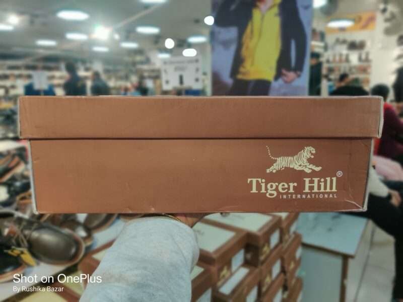 Tiger hill long boots box, seller Rushika bazar