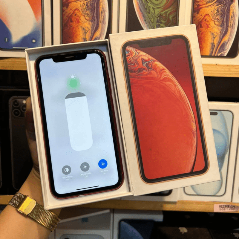 Apple iPhone XR 128Gb Mobile Phone – Red (Used) - Image 6